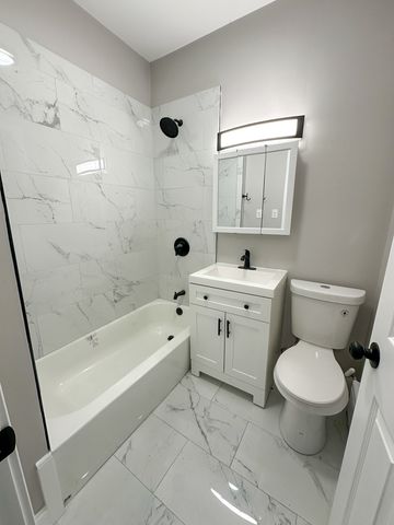 4045 W Argyle Street 2, Chicago, IL 60630