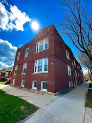 4045 W Argyle Street 2, Chicago, IL 60630