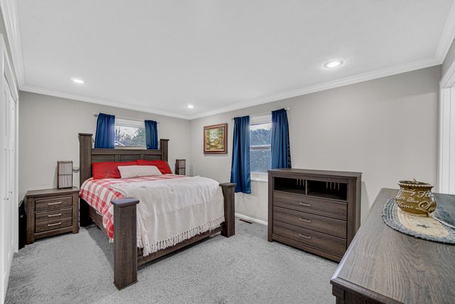 320 Bordeaux Drive, La Porte, IN 46350