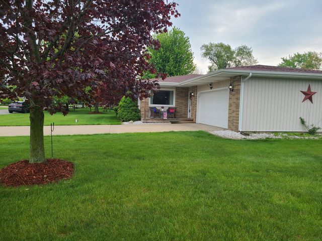 320 Bordeaux Drive, La Porte, IN 46350