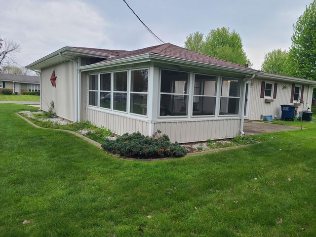 320 Bordeaux Drive, La Porte, IN 46350
