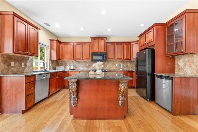 111 Fawn Court, Woodstock, GA 30189