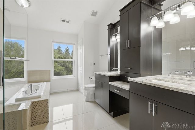 8437 Sea Mist Court, West Chester, OH 45069