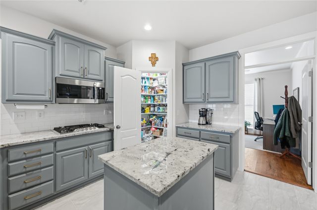 4108 S Redwood Avenue, Broken Arrow, OK 74011
