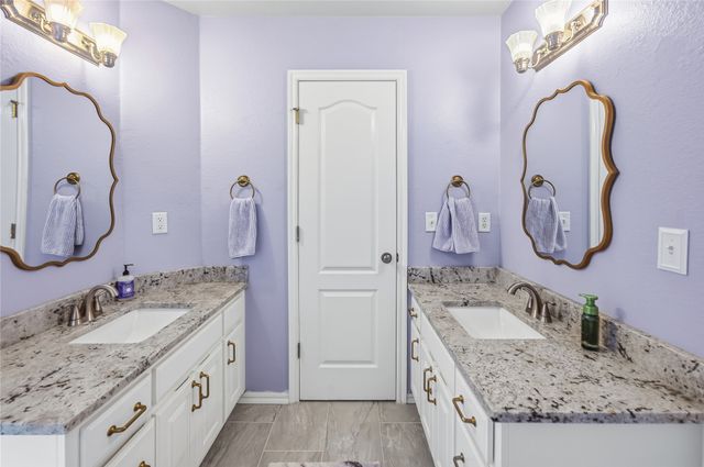 4108 S Redwood Avenue, Broken Arrow, OK 74011