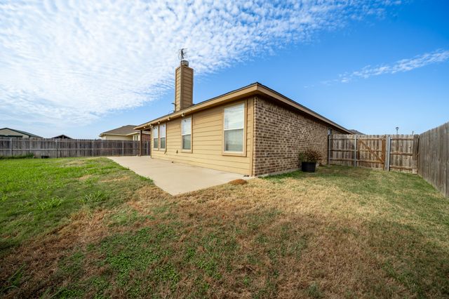 422 Stoneridge Drive, Hillsboro, TX 76645