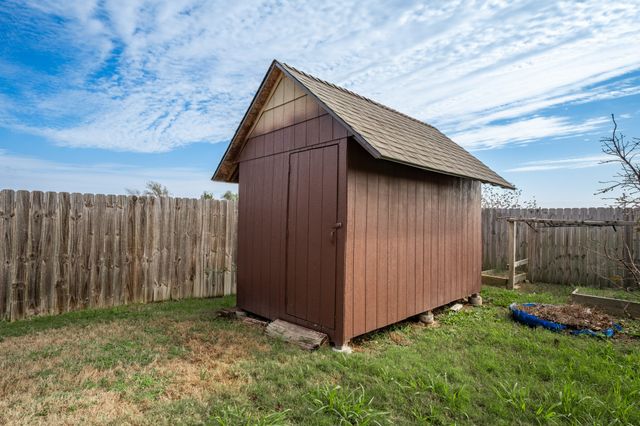 422 Stoneridge Drive, Hillsboro, TX 76645