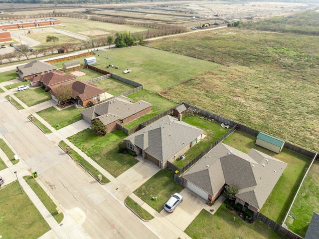 422 Stoneridge Drive, Hillsboro, TX 76645