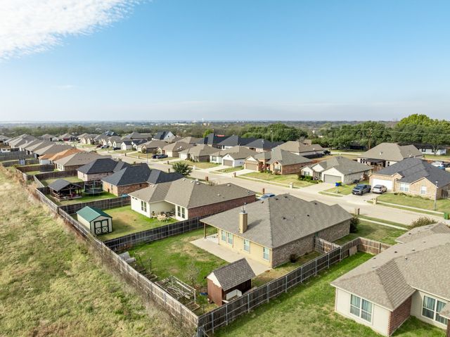 422 Stoneridge Drive, Hillsboro, TX 76645