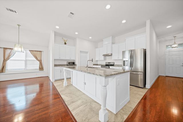 422 Stoneridge Drive, Hillsboro, TX 76645