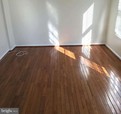 8014 LAKECREST DR, Greenbelt, MD 20770