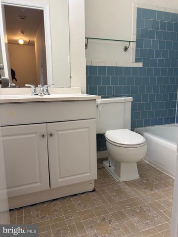 8014 LAKECREST DR, Greenbelt, MD 20770