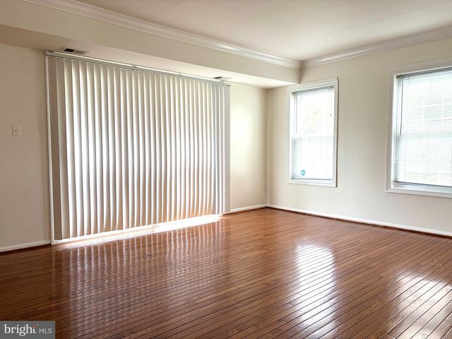 8014 LAKECREST DR, Greenbelt, MD 20770