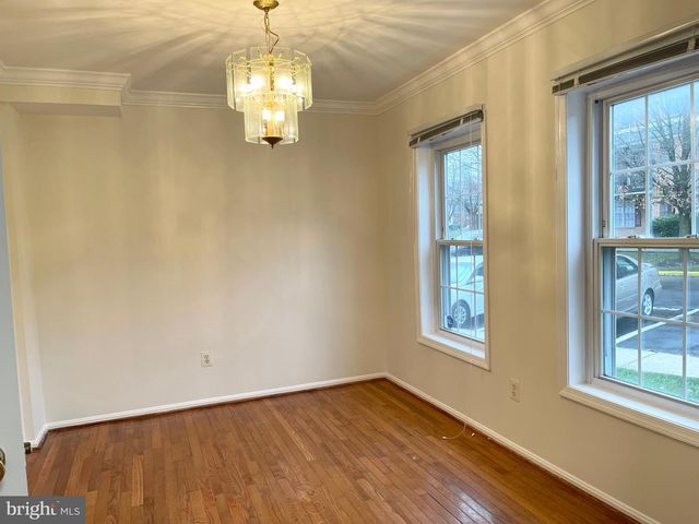 8014 LAKECREST DR, Greenbelt, MD 20770
