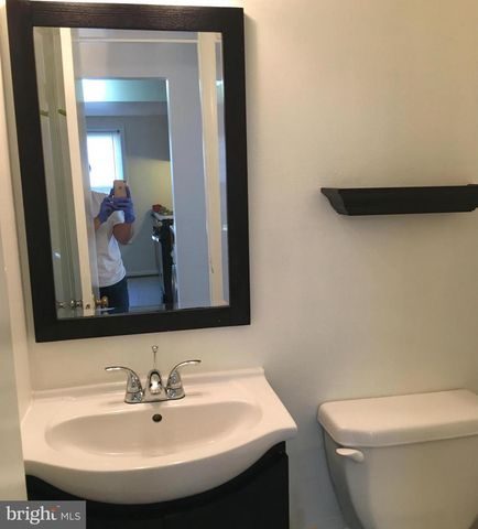 8014 LAKECREST DR, Greenbelt, MD 20770