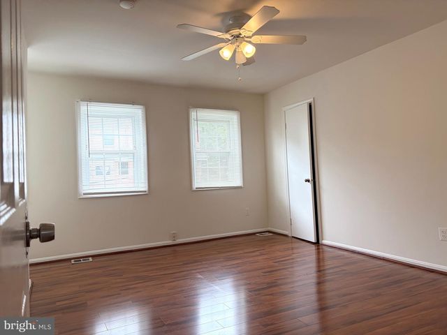 8014 LAKECREST DR, Greenbelt, MD 20770