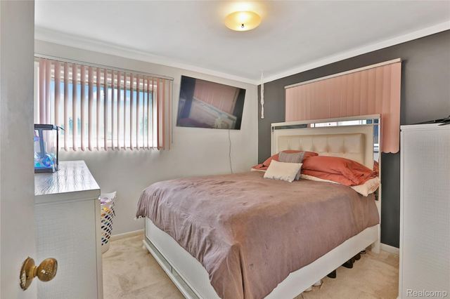 27704 Maplewood Street, Garden City, MI 48135