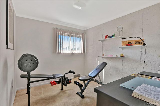 27704 Maplewood Street, Garden City, MI 48135