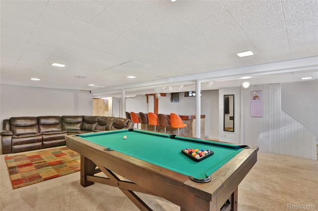 27704 Maplewood Street, Garden City, MI 48135