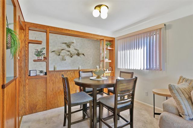 27704 Maplewood Street, Garden City, MI 48135