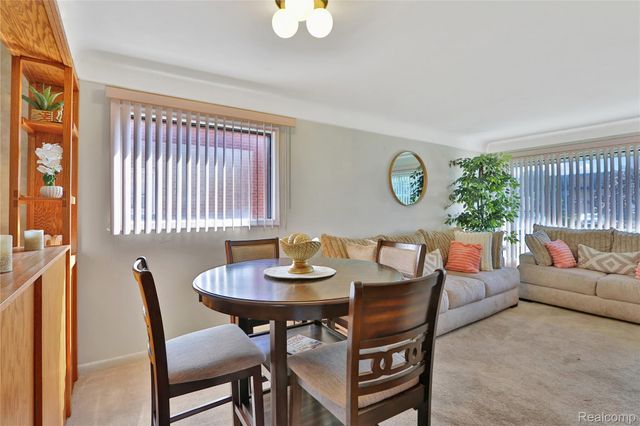 27704 Maplewood Street, Garden City, MI 48135