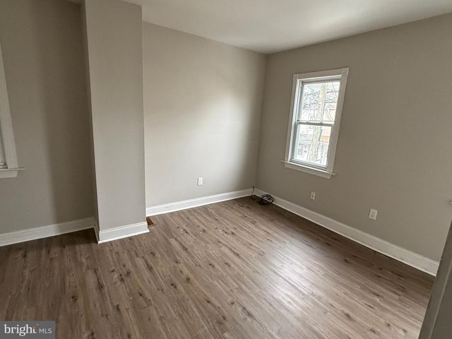 232 W UNION ST, Burlington, NJ 08016