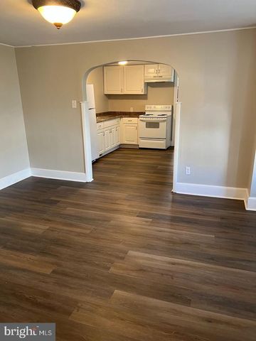 232 W UNION ST, Burlington, NJ 08016