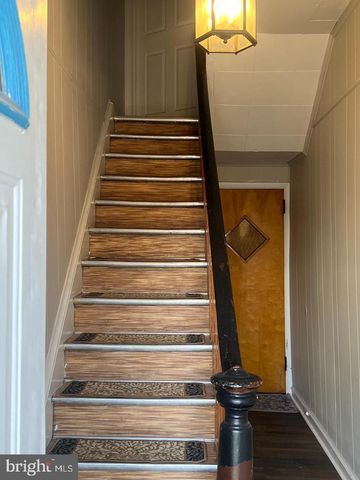 232 W UNION ST, Burlington, NJ 08016