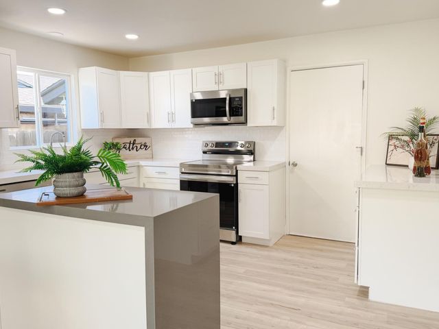 878 Carol Ave, Merced, CA 95341