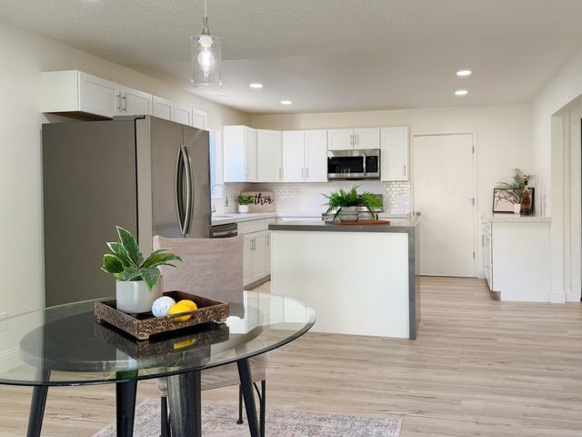 878 Carol Ave, Merced, CA 95341