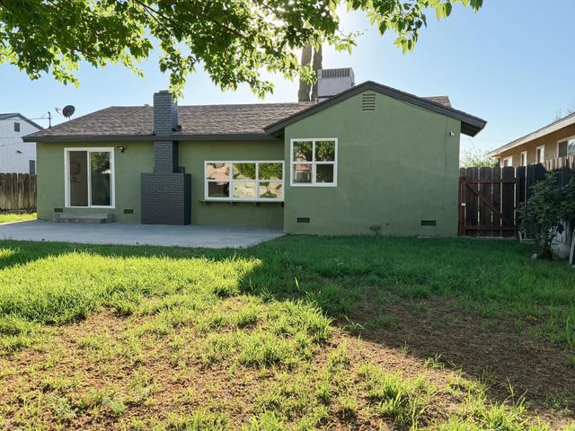 878 Carol Ave, Merced, CA 95341