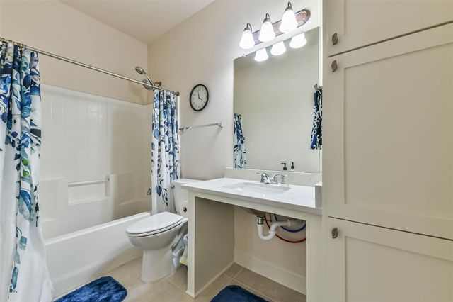 4055 Bentwood Drive, Dickinson, TX 77539