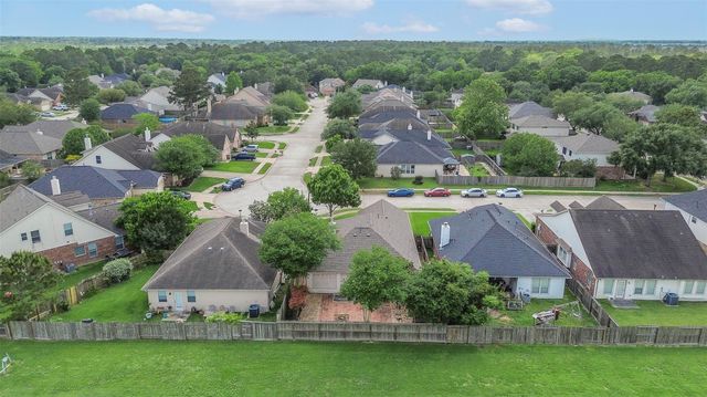 4055 Bentwood Drive, Dickinson, TX 77539