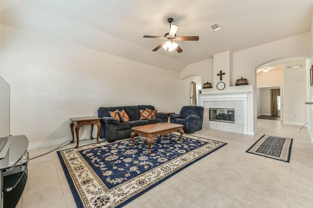 4055 Bentwood Drive, Dickinson, TX 77539