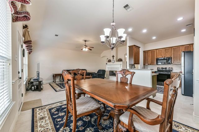4055 Bentwood Drive, Dickinson, TX 77539