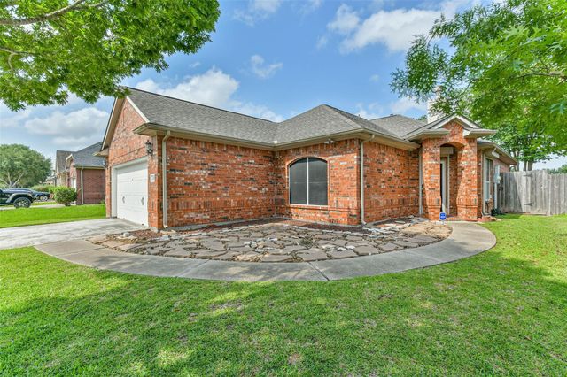 4055 Bentwood Drive, Dickinson, TX 77539