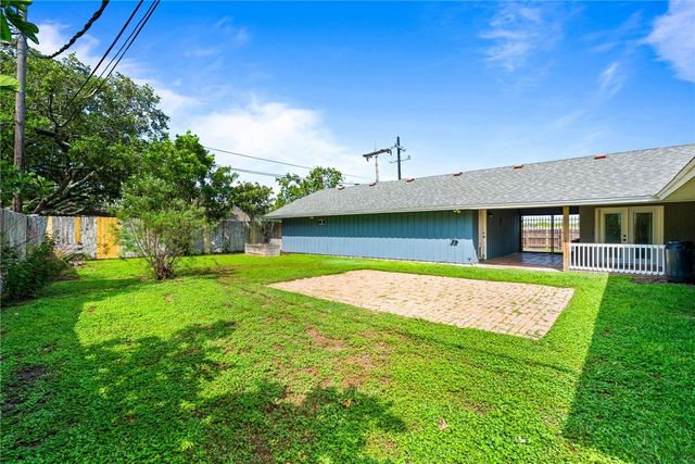 2 Camden Pl, Corpus Christi, TX 78412