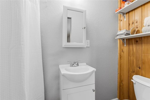 2 Camden Pl, Corpus Christi, TX 78412