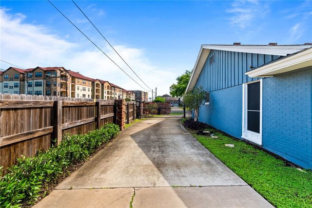 2 Camden Pl, Corpus Christi, TX 78412