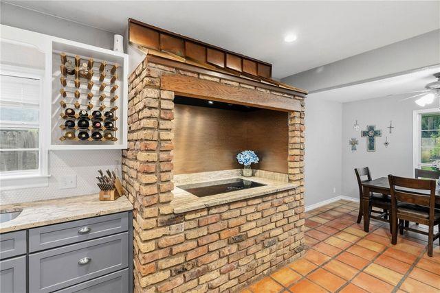 2 Camden Pl, Corpus Christi, TX 78412