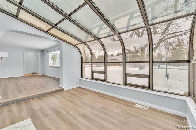 6576 Inkster Road, West Bloomfield, MI 48322