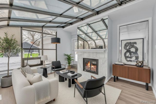 6576 Inkster Road, West Bloomfield, MI 48322