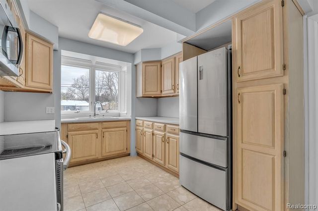 6576 Inkster Road, West Bloomfield, MI 48322