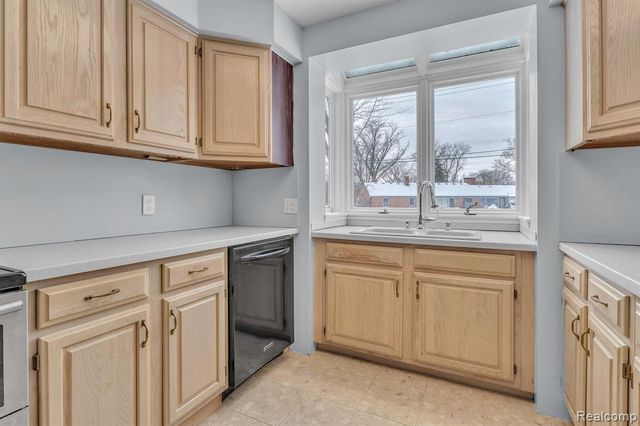 6576 Inkster Road, West Bloomfield, MI 48322