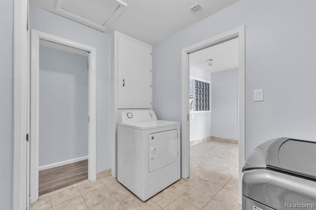 6576 Inkster Road, West Bloomfield, MI 48322