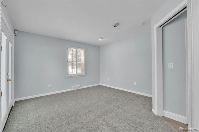 6576 Inkster Road, West Bloomfield, MI 48322