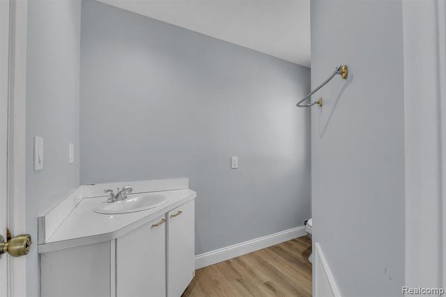 6576 Inkster Road, West Bloomfield, MI 48322