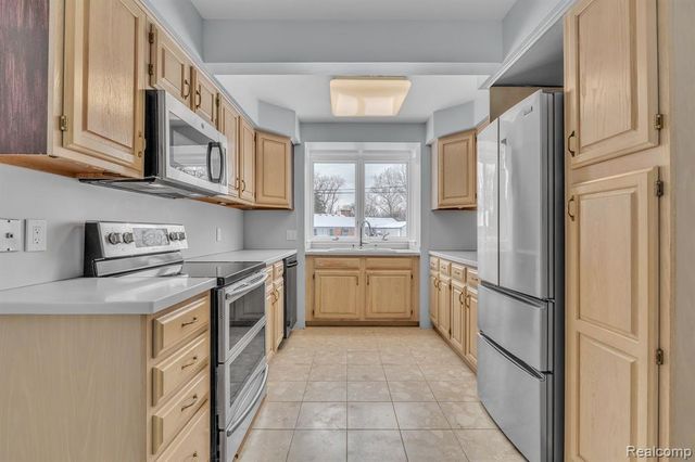 6576 Inkster Road, West Bloomfield, MI 48322