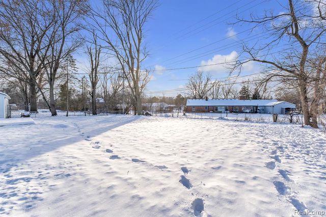 6576 Inkster Road, West Bloomfield, MI 48322