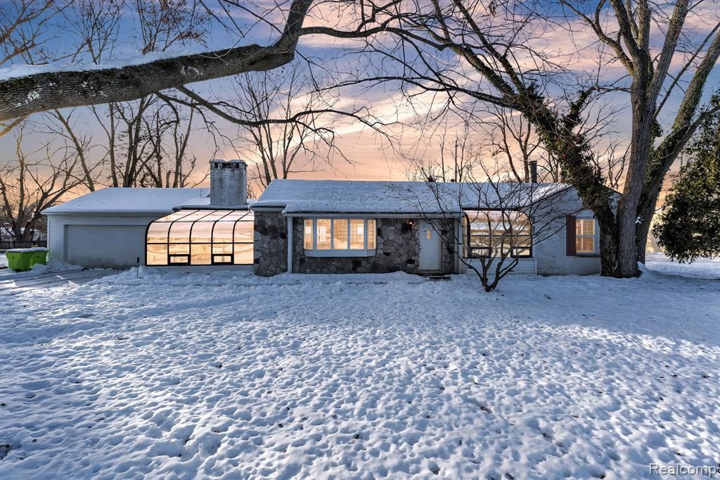 6576 Inkster Road, West Bloomfield, MI 48322